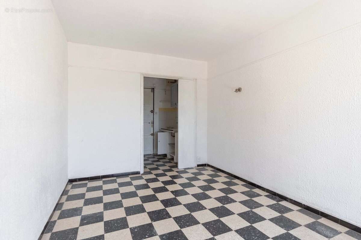 Appartement à MARSEILLE-7E