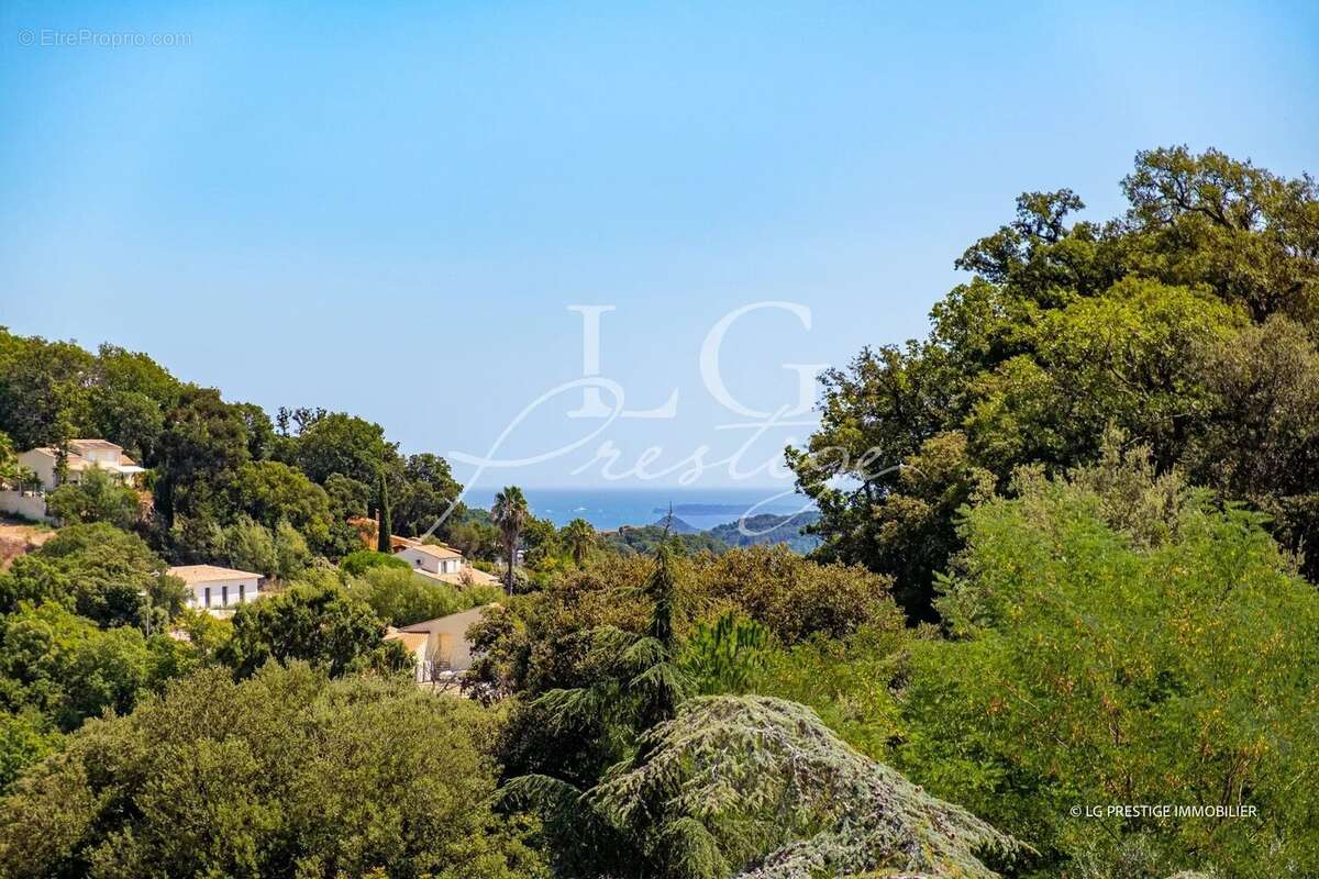 Appartement à LES ADRETS-DE-L&#039;ESTEREL