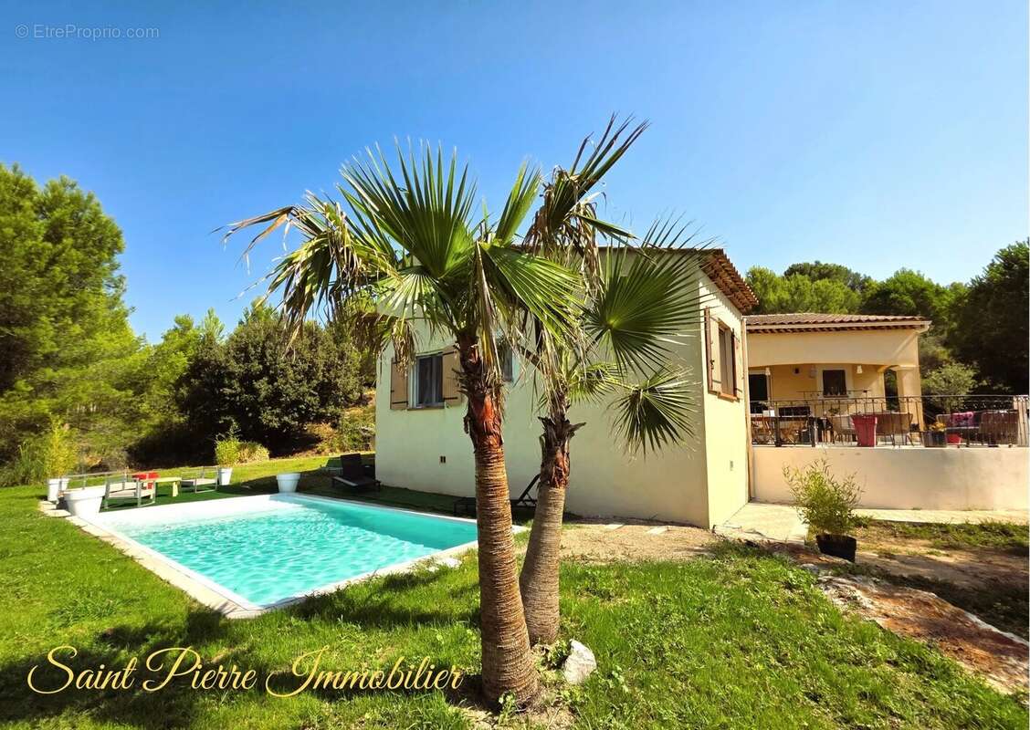 Maison à SAINT-MITRE-LES-REMPARTS