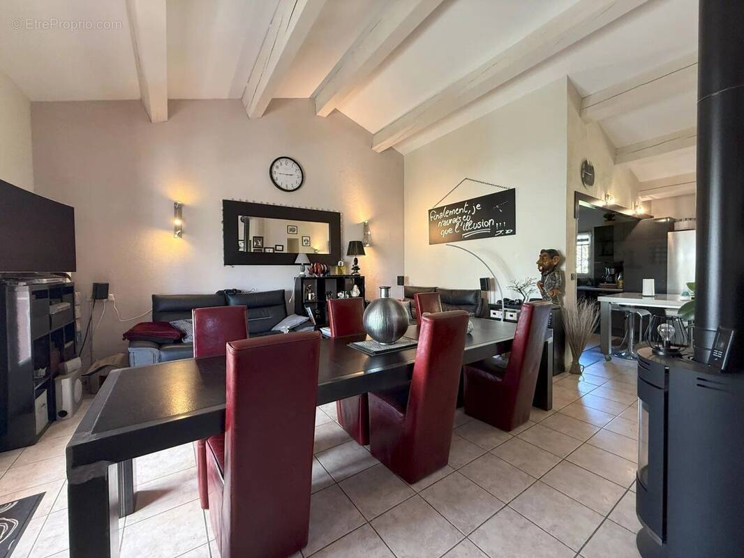 Maison à SAINT-SATURNIN-LES-APT