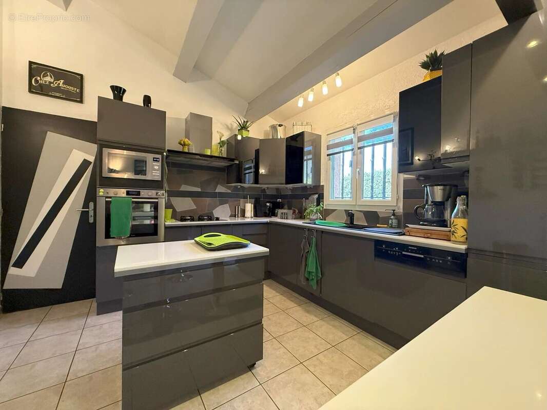 Maison à SAINT-SATURNIN-LES-APT