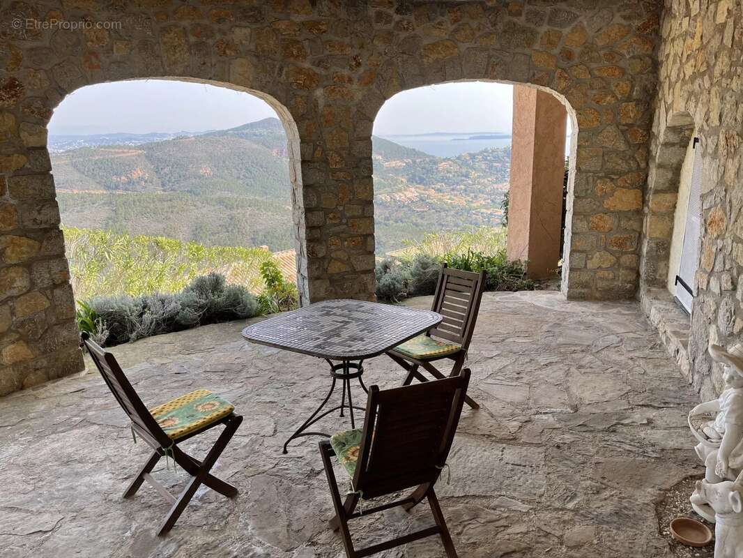 Maison à THEOULE-SUR-MER