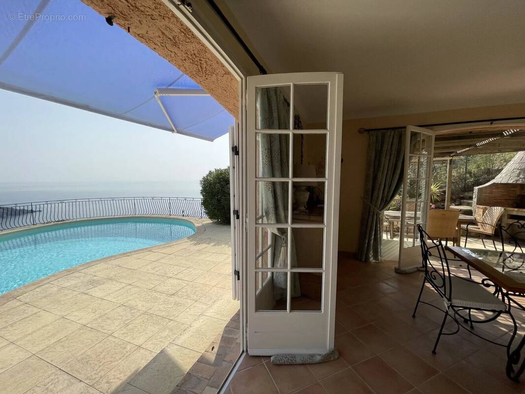 Maison à THEOULE-SUR-MER