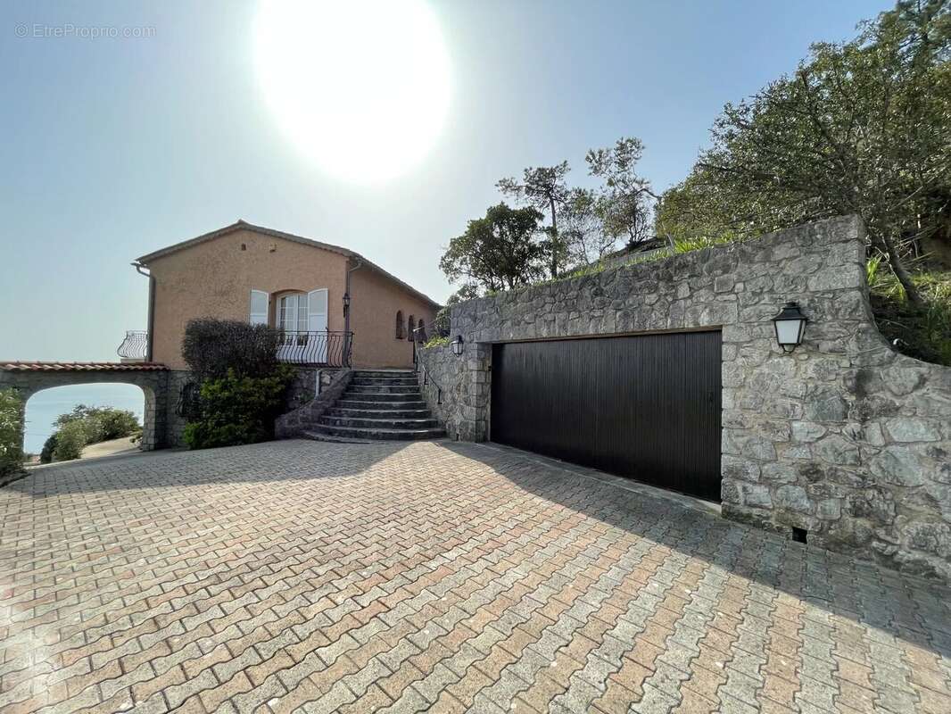 Maison à THEOULE-SUR-MER