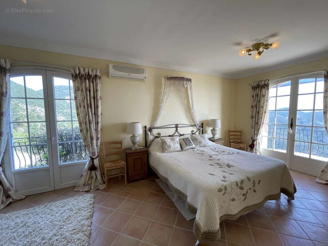 Maison à THEOULE-SUR-MER