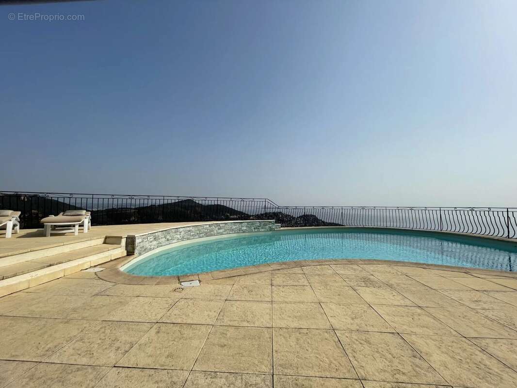 Maison à THEOULE-SUR-MER