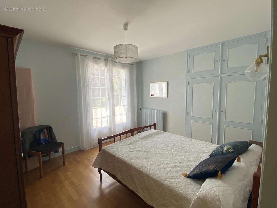 CH 2 - Maison à CHALAIS