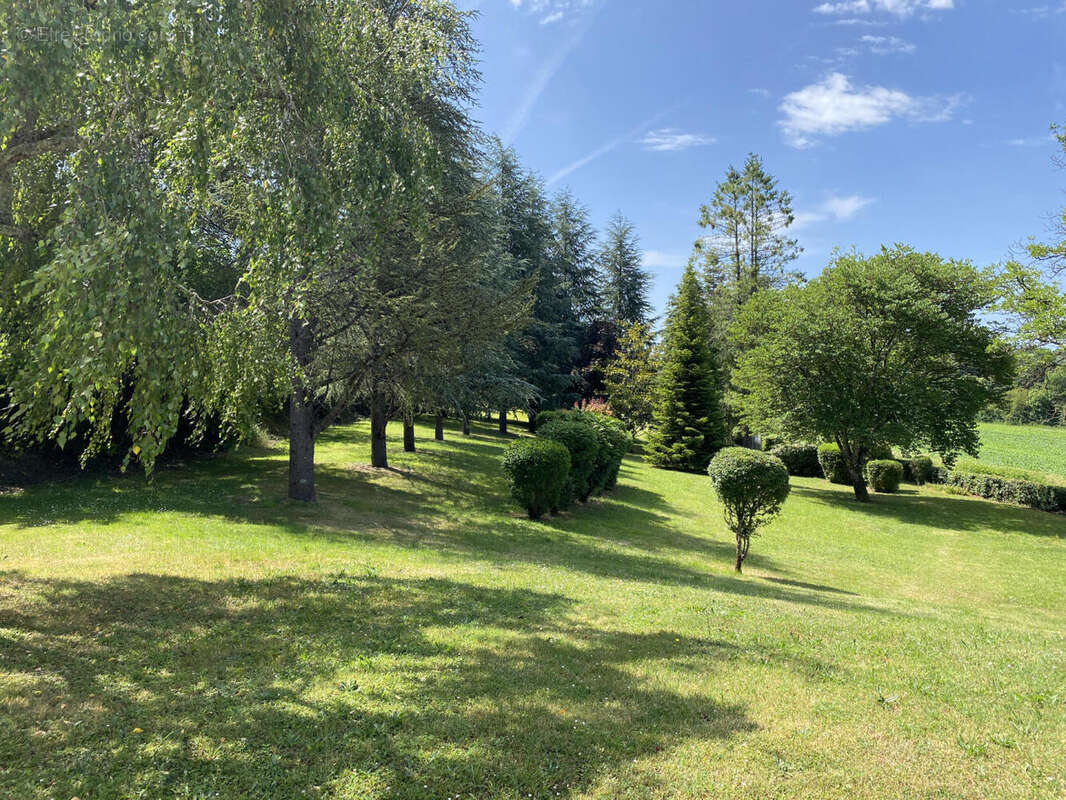 PARC - Maison à CHALAIS