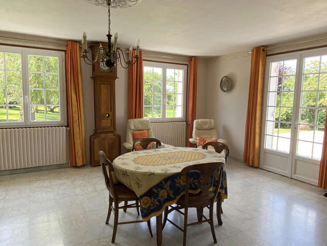 SAM - Maison à CHALAIS