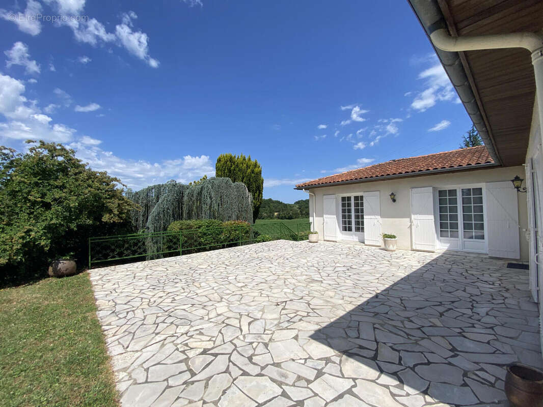 TERRASSE - Maison à CHALAIS