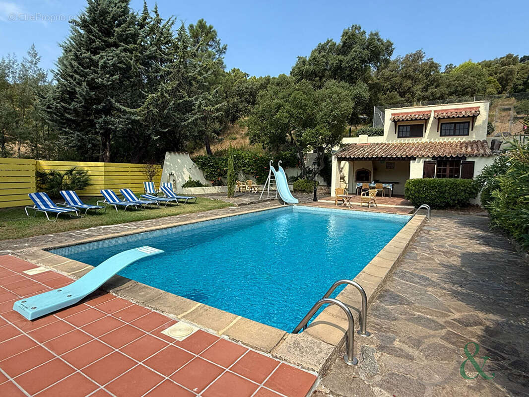 Maison à BORMES-LES-MIMOSAS