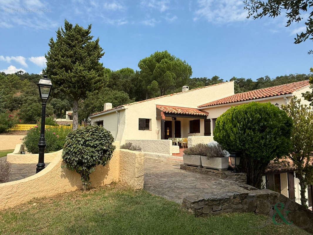 Maison à BORMES-LES-MIMOSAS