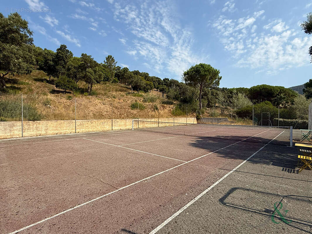 Maison à BORMES-LES-MIMOSAS