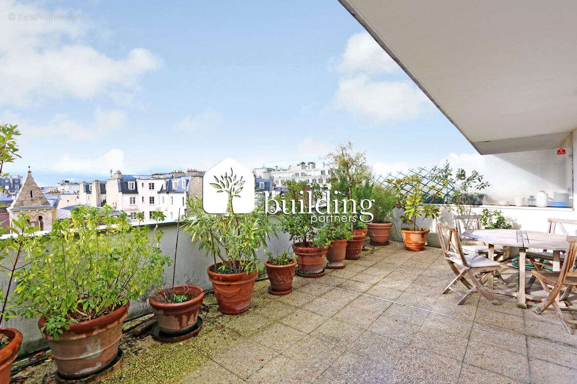 Appartement à PARIS-16E