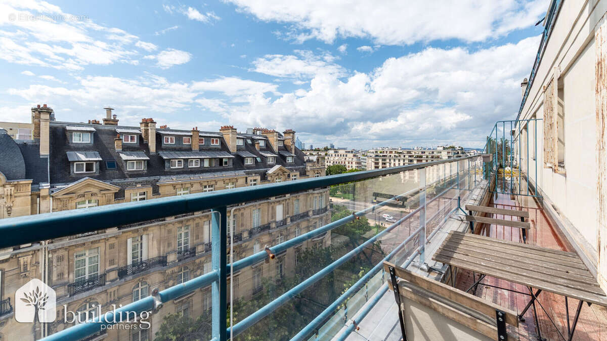 Appartement à PARIS-16E