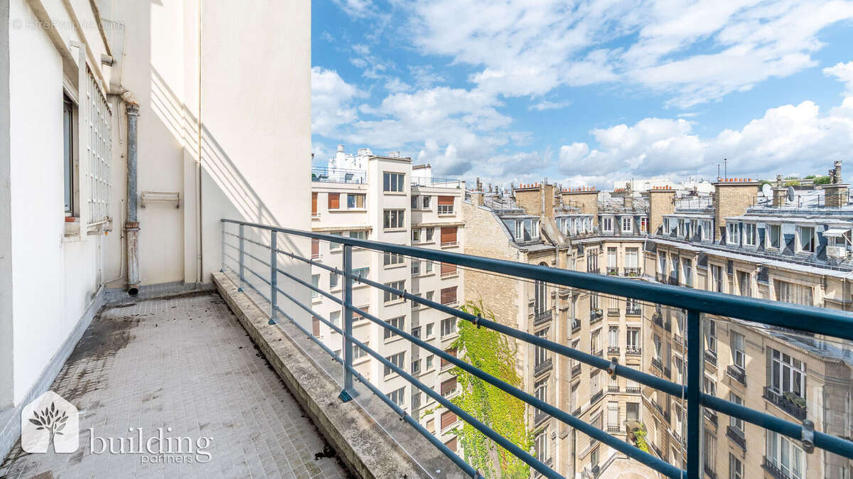 Appartement à PARIS-16E