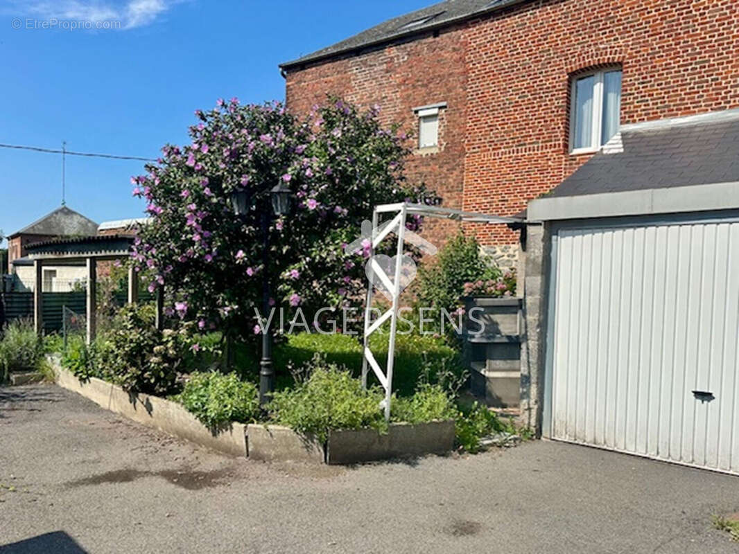 Maison à SARS-POTERIES