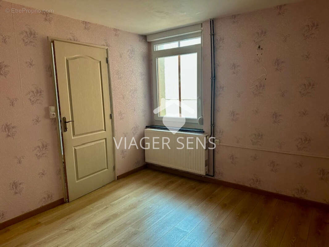 Maison à SARS-POTERIES