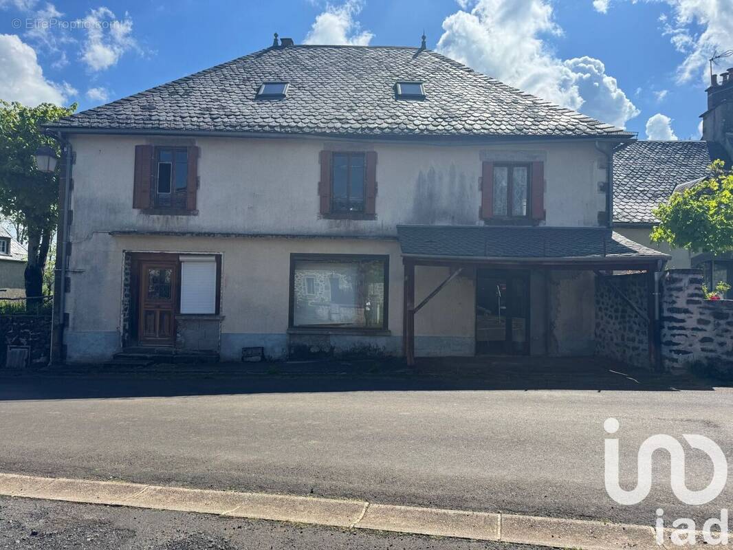 Photo 1 - Maison à SAINT-BONNET-DE-SALERS