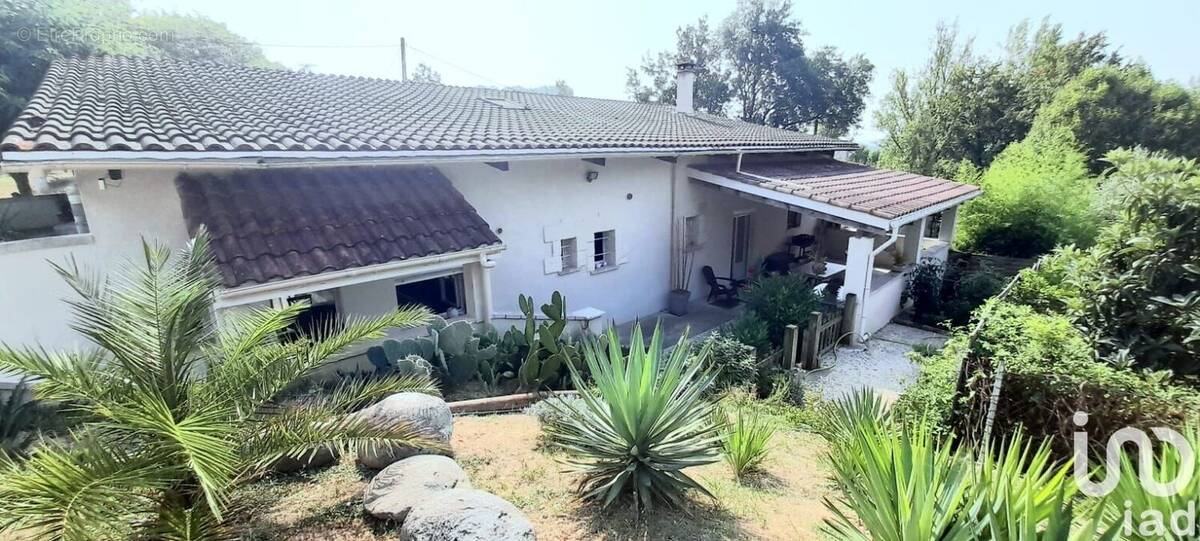 Photo 1 - Maison à SAINT-ROMAIN-LE-NOBLE