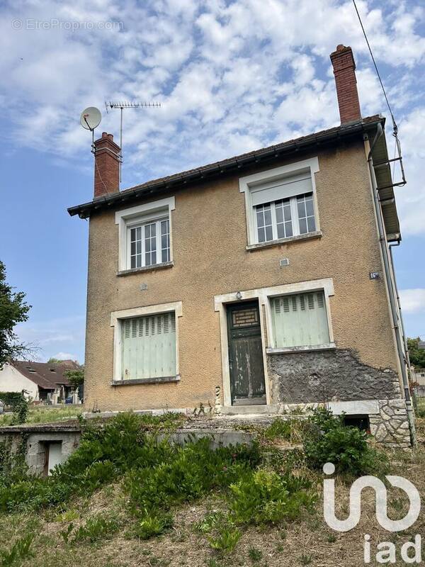 Photo 1 - Maison à SAINT-DOULCHARD