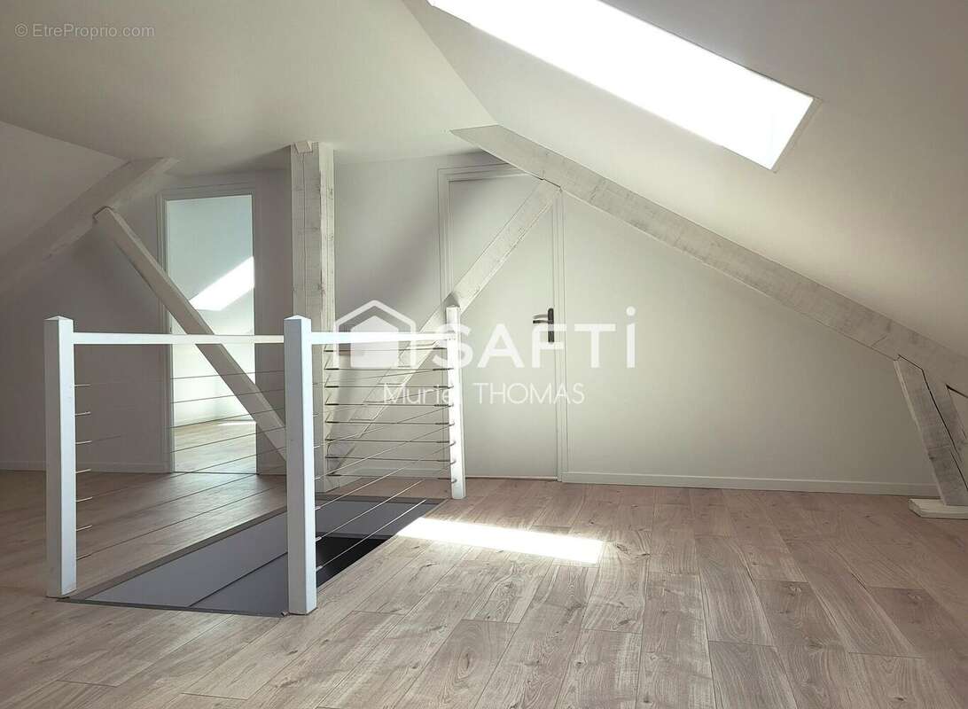 Photo 9 - Maison à NIVOLAS-VERMELLE