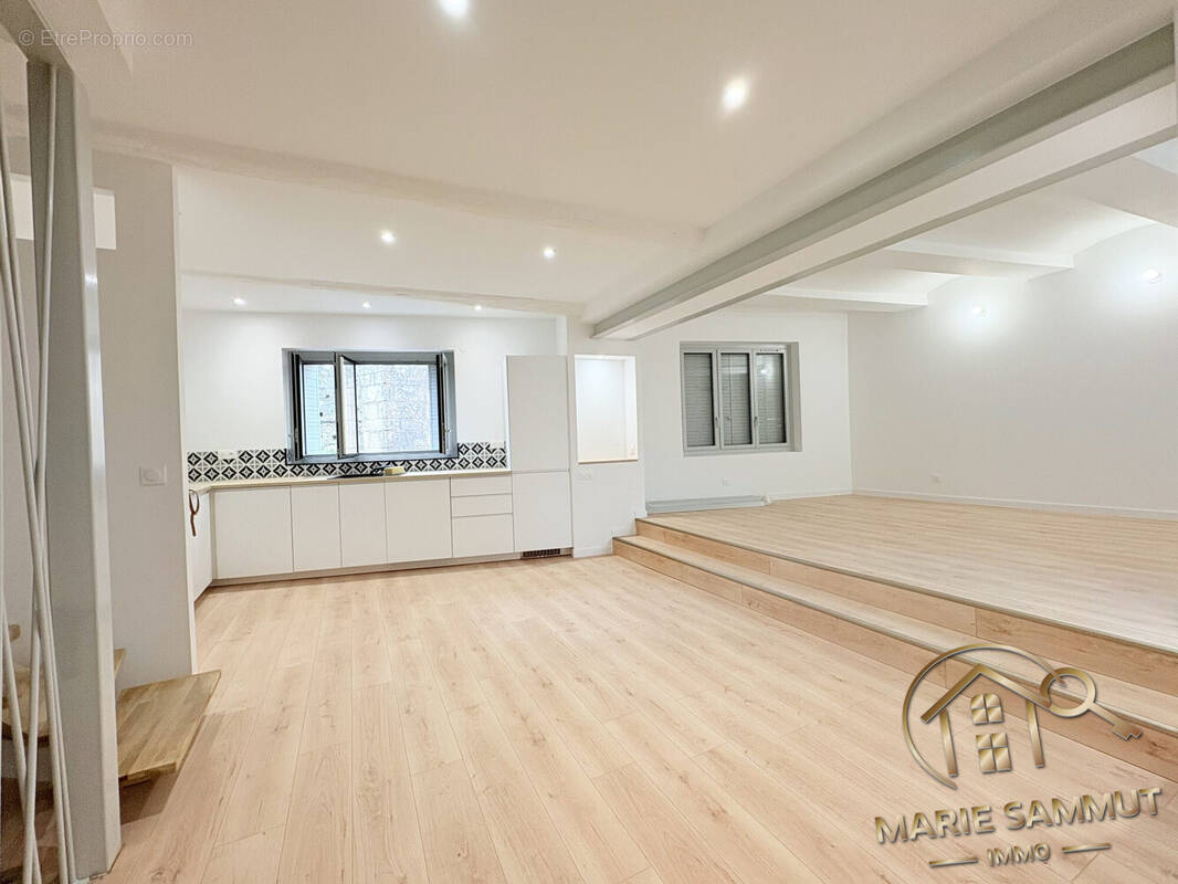 Maison à SAINT-GENIES-DES-MOURGUES