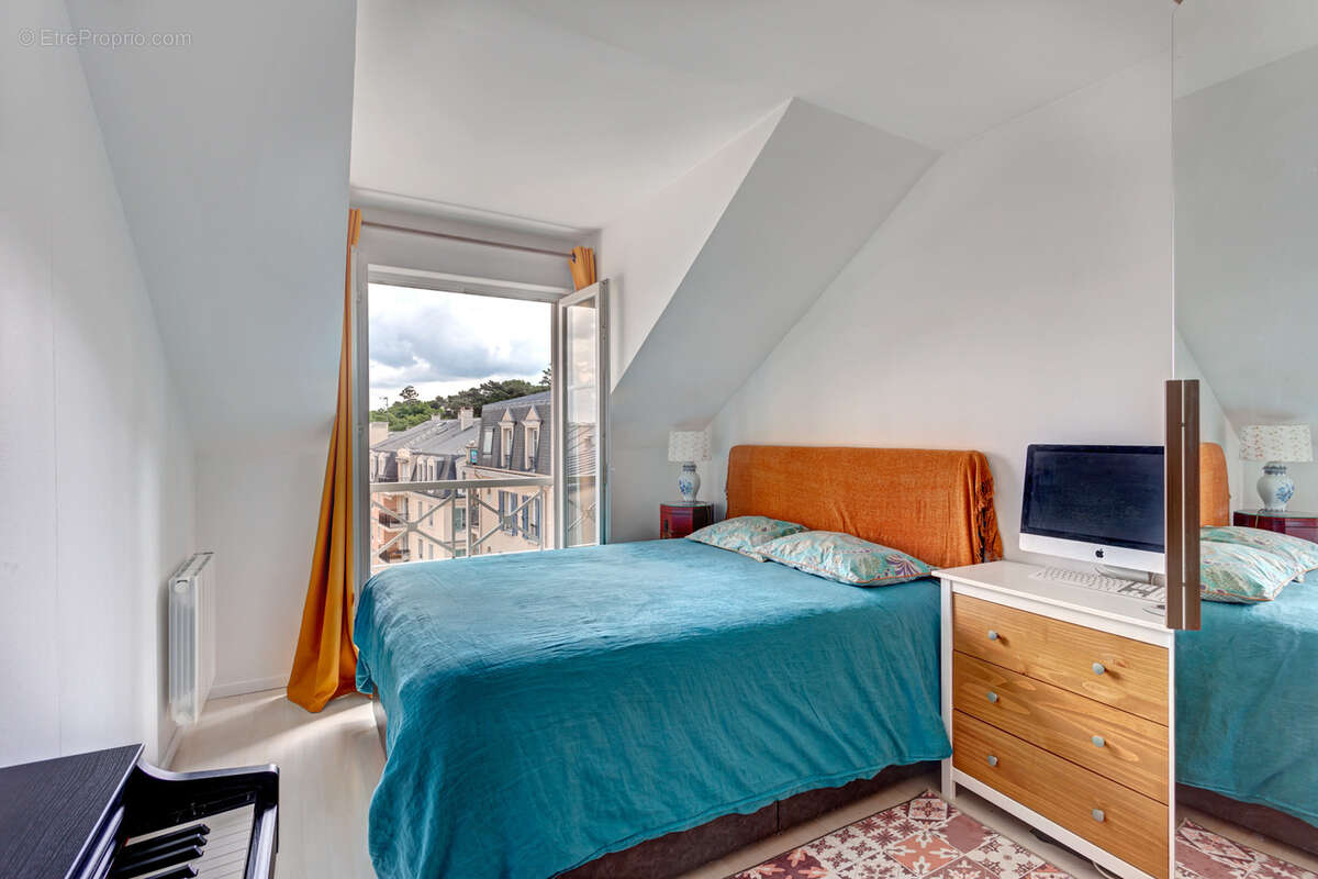 Appartement à LE PLESSIS-ROBINSON