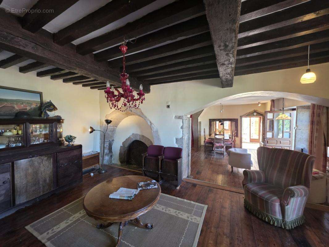 Maison à COLOMBOTTE