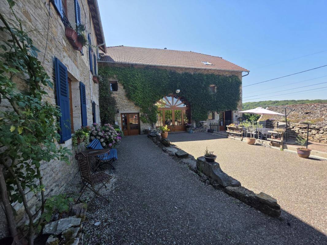 Maison à COLOMBOTTE