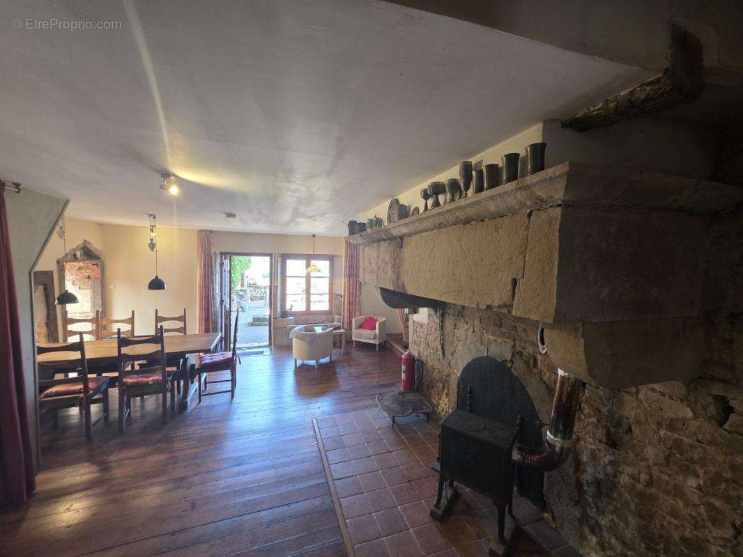 Maison à COLOMBOTTE