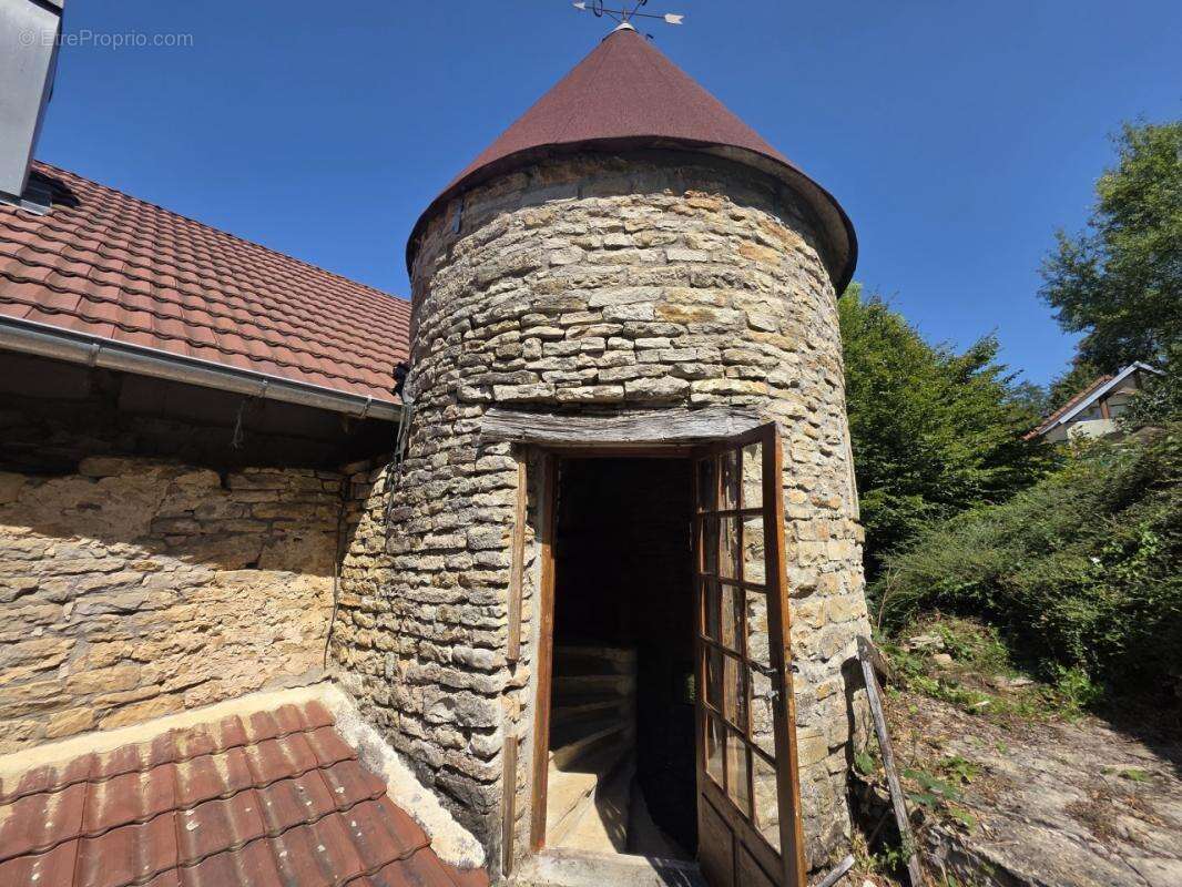 Maison à COLOMBOTTE