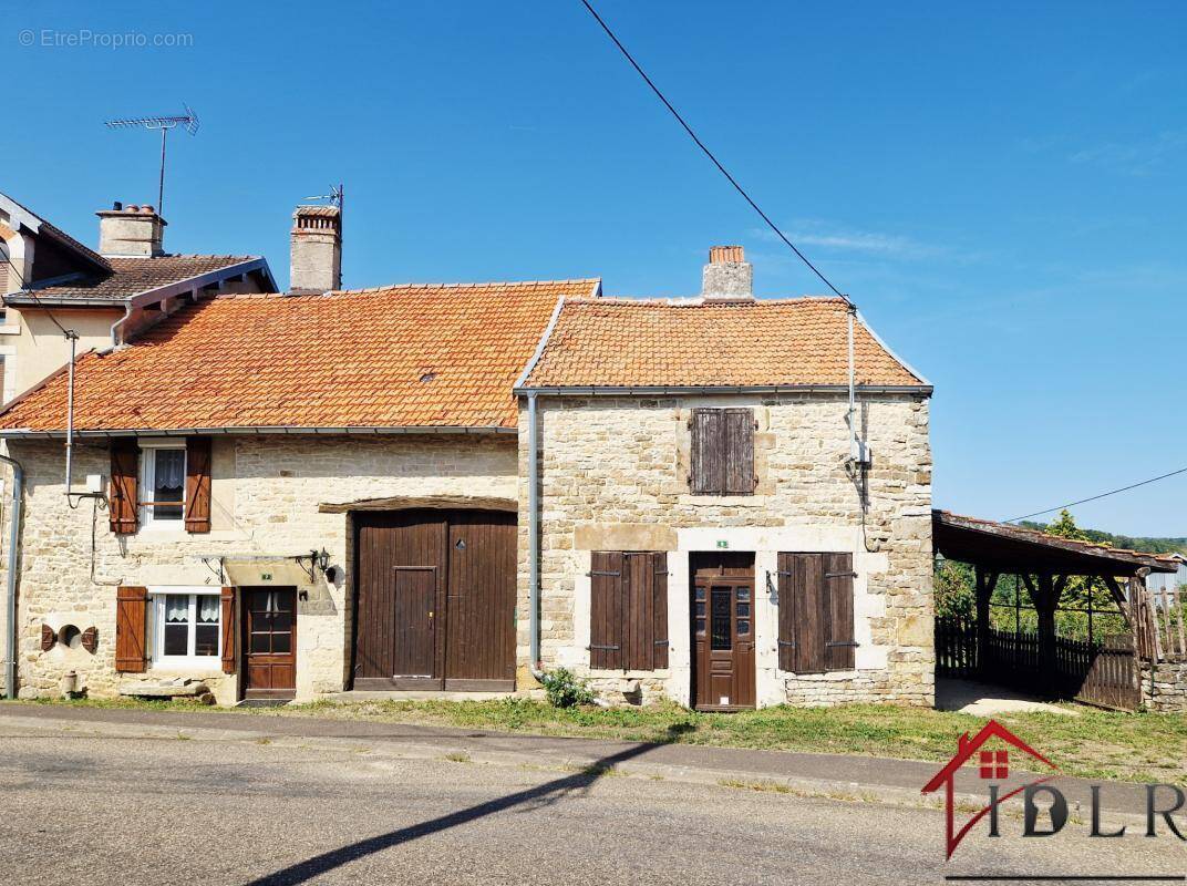 Maison à SAVIGNY