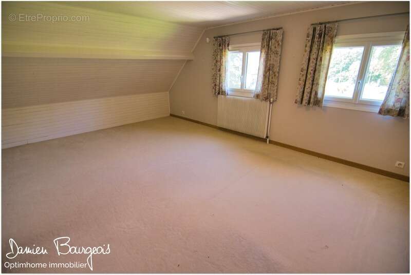 Maison à SAINT-GENIS-POUILLY