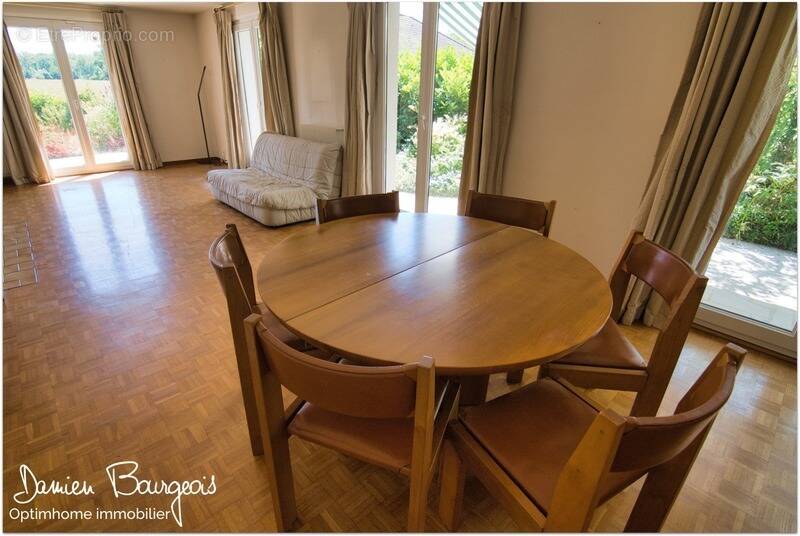 Maison à SAINT-GENIS-POUILLY