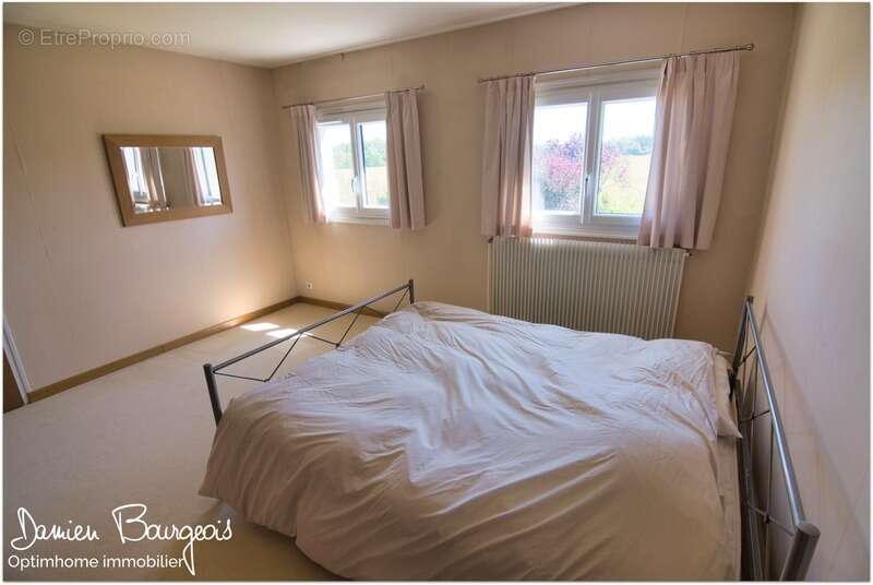 Maison à SAINT-GENIS-POUILLY