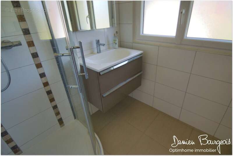 Maison à SAINT-GENIS-POUILLY