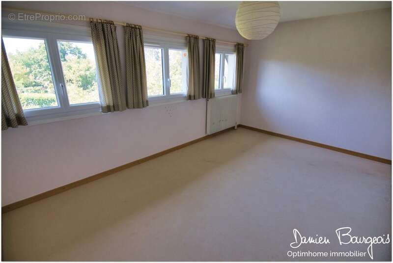 Maison à SAINT-GENIS-POUILLY