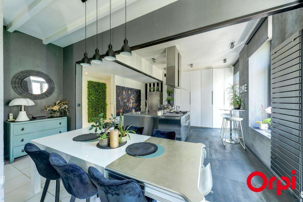 Appartement à RILLIEUX-LA-PAPE