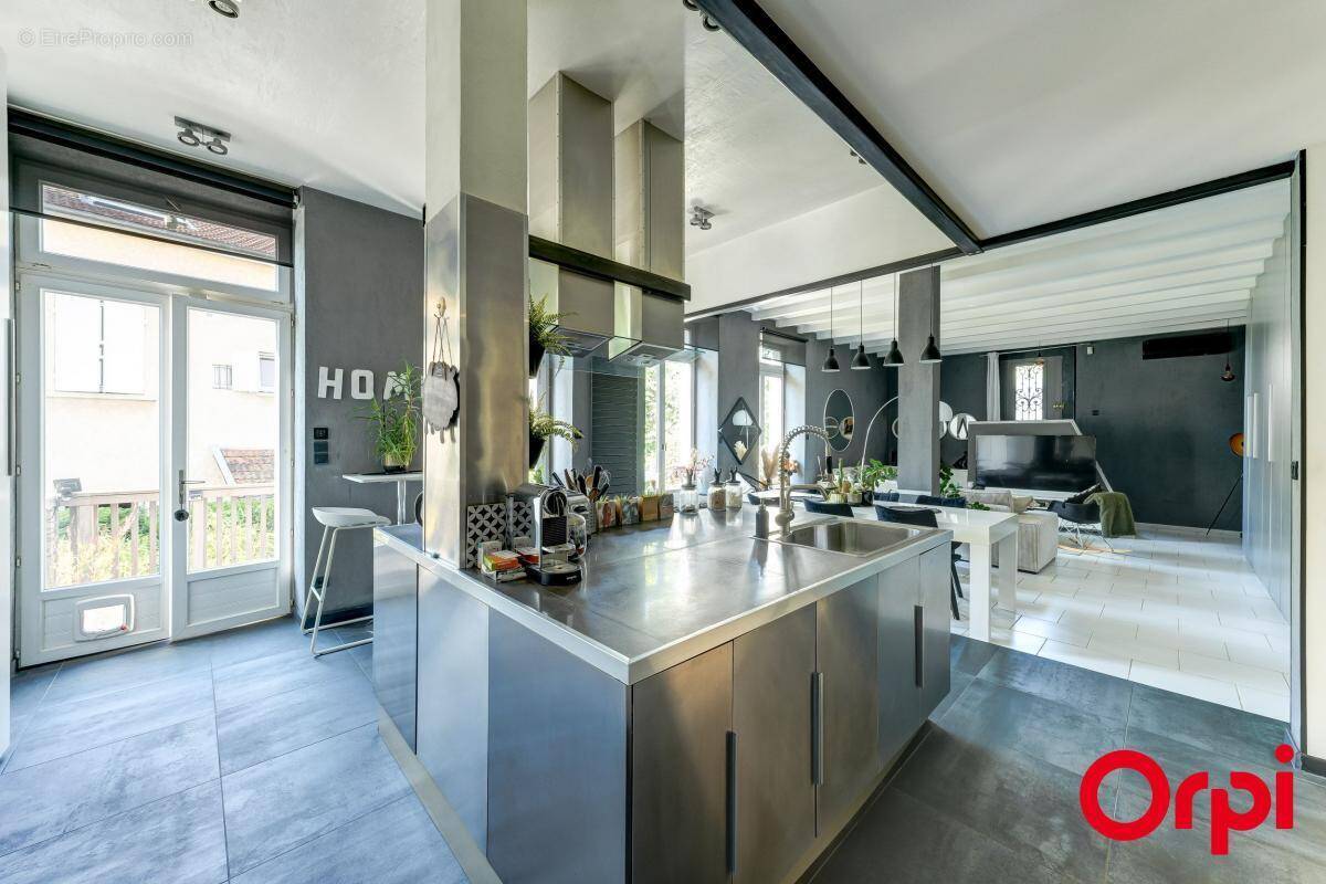 Appartement à RILLIEUX-LA-PAPE