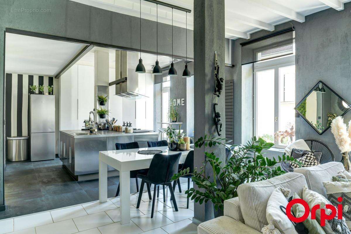 Appartement à RILLIEUX-LA-PAPE