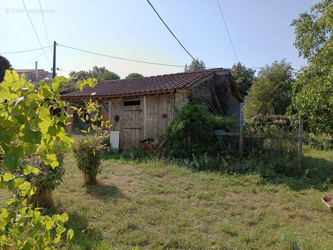 Maison à BAZOGES-EN-PAREDS