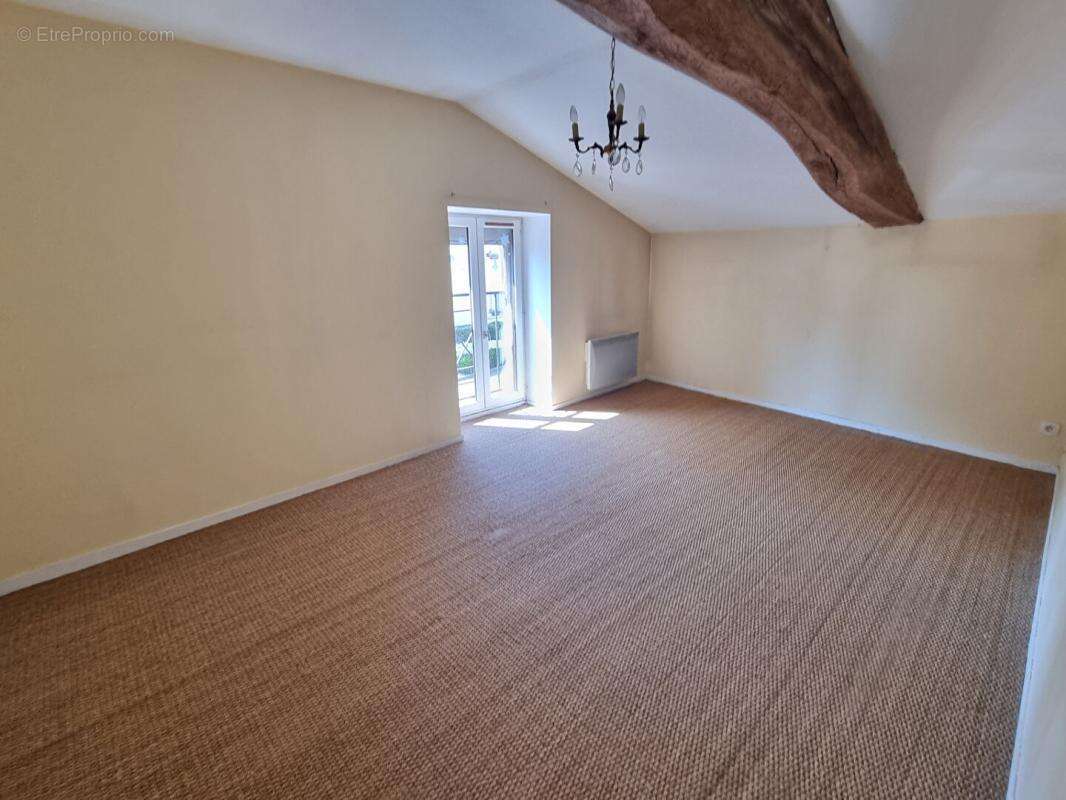 Maison à SAINT-PAUL-DE-VARAX