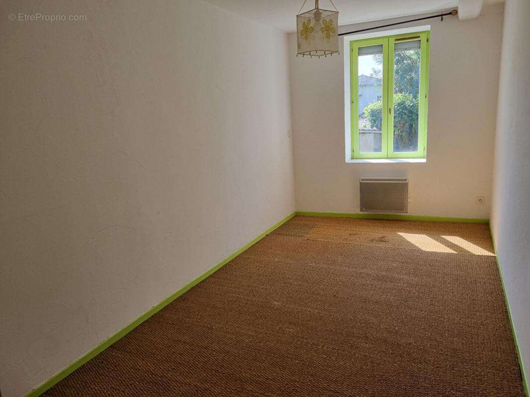 Maison à SAINT-PAUL-DE-VARAX