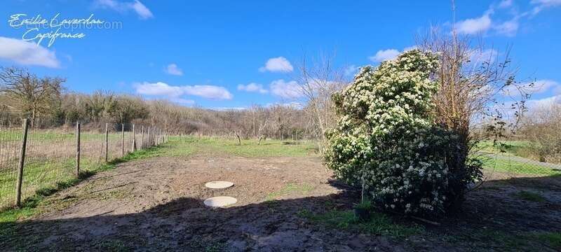 Maison à LA PEROUILLE