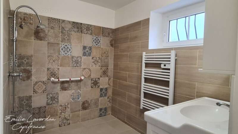 Maison à LA PEROUILLE