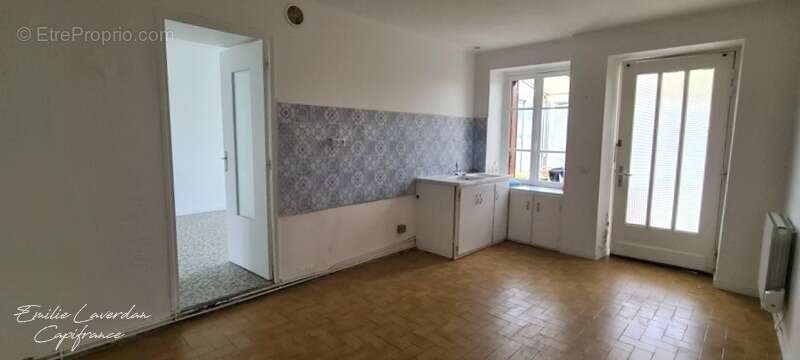 Maison à LA PEROUILLE