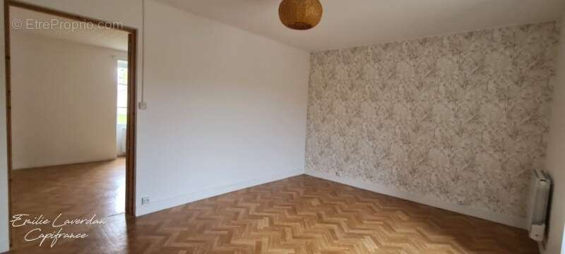 Maison à LA PEROUILLE