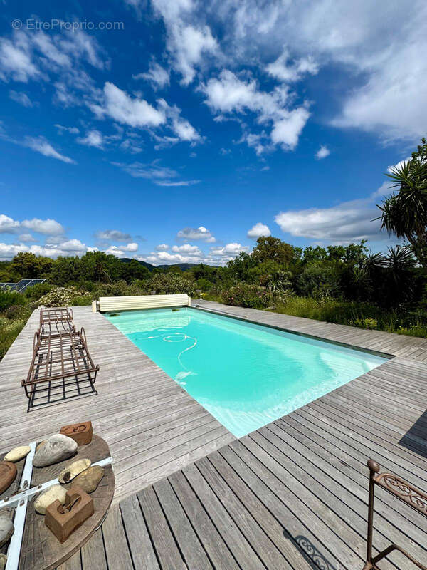 Maison à LA GARDE-FREINET