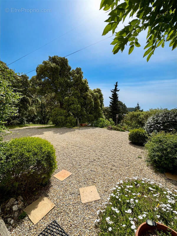 Maison à LA GARDE-FREINET